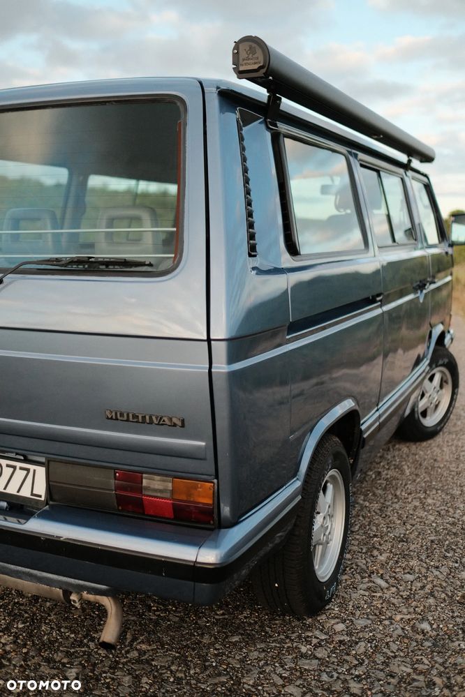 Volkswagen Multivan - 24