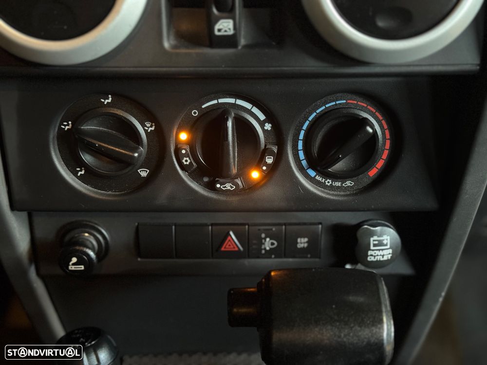 Jeep Wrangler 2.8 CRD ATX Sport - 12