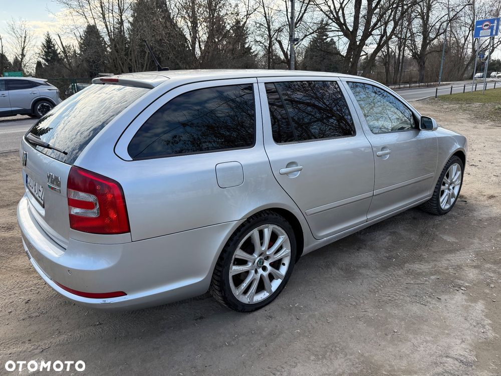 Skoda Octavia 2.0 TDI CR DPF RS - 5