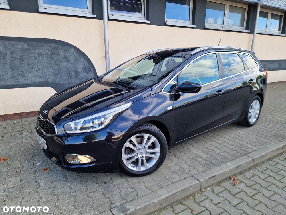 Kia Ceed 1.6 CRDi 128 Dream Team Edition - 14