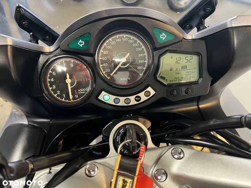 Yamaha FJR - 32