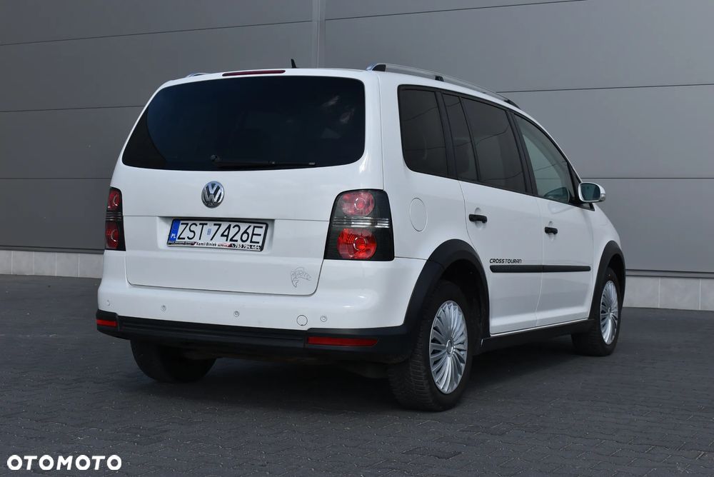 Volkswagen Touran 1.4 TSI Cross - 27