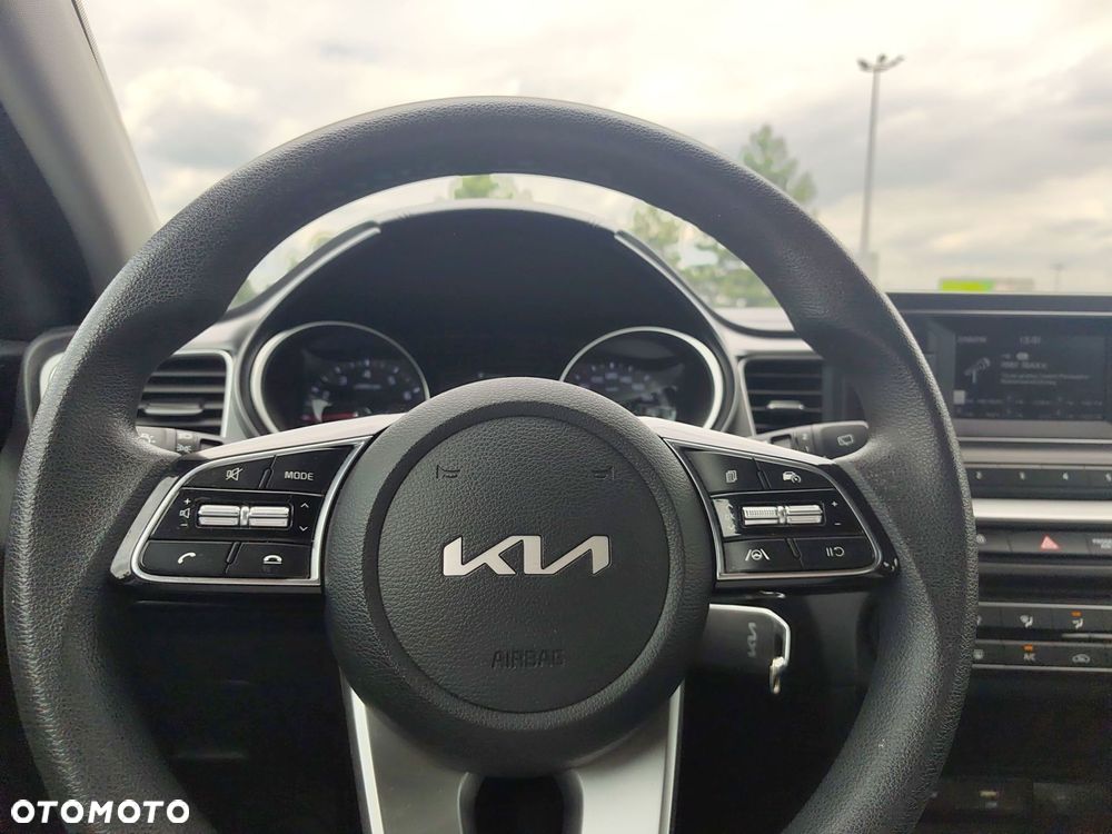 Kia Ceed - 21