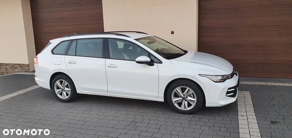 Volkswagen Golf - 1