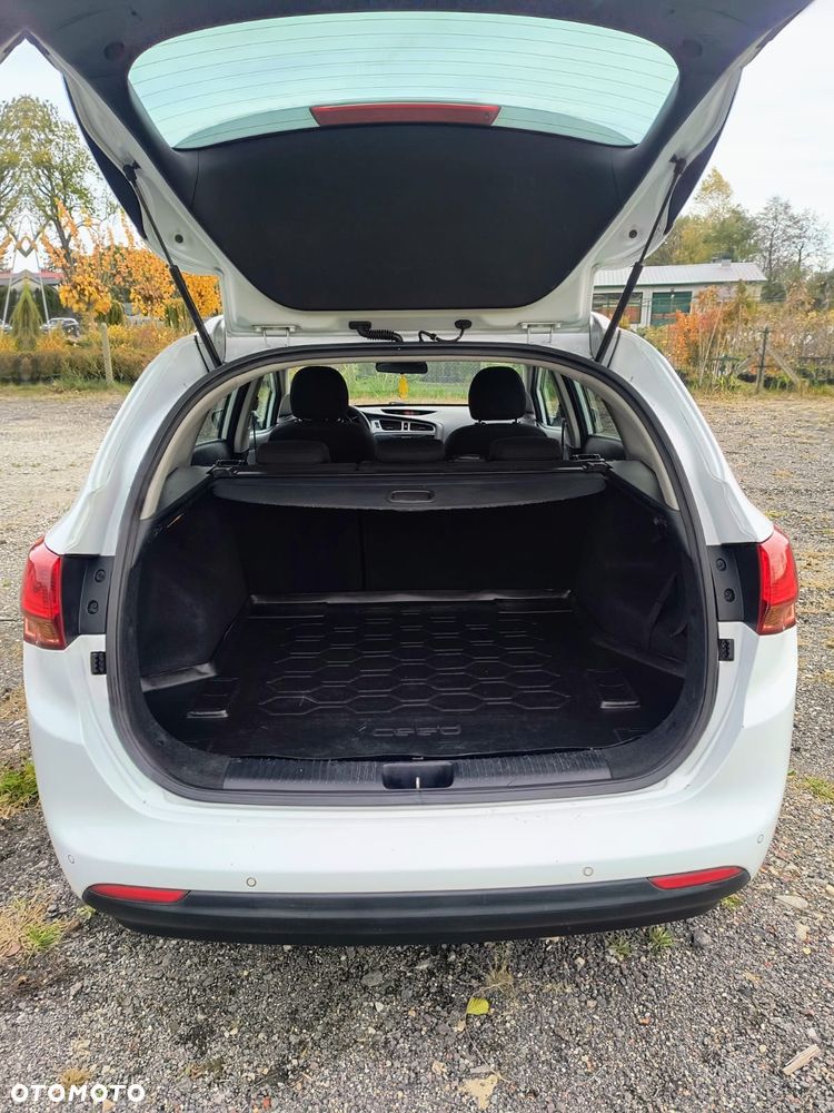 Kia Ceed - 13
