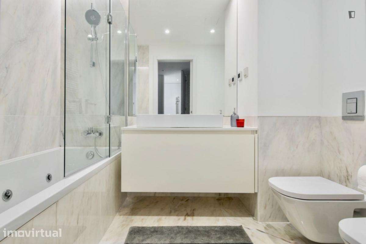 Apartamento com 2 quartos - localizado em Benfica Lisbon - Grande imagem: 2/20