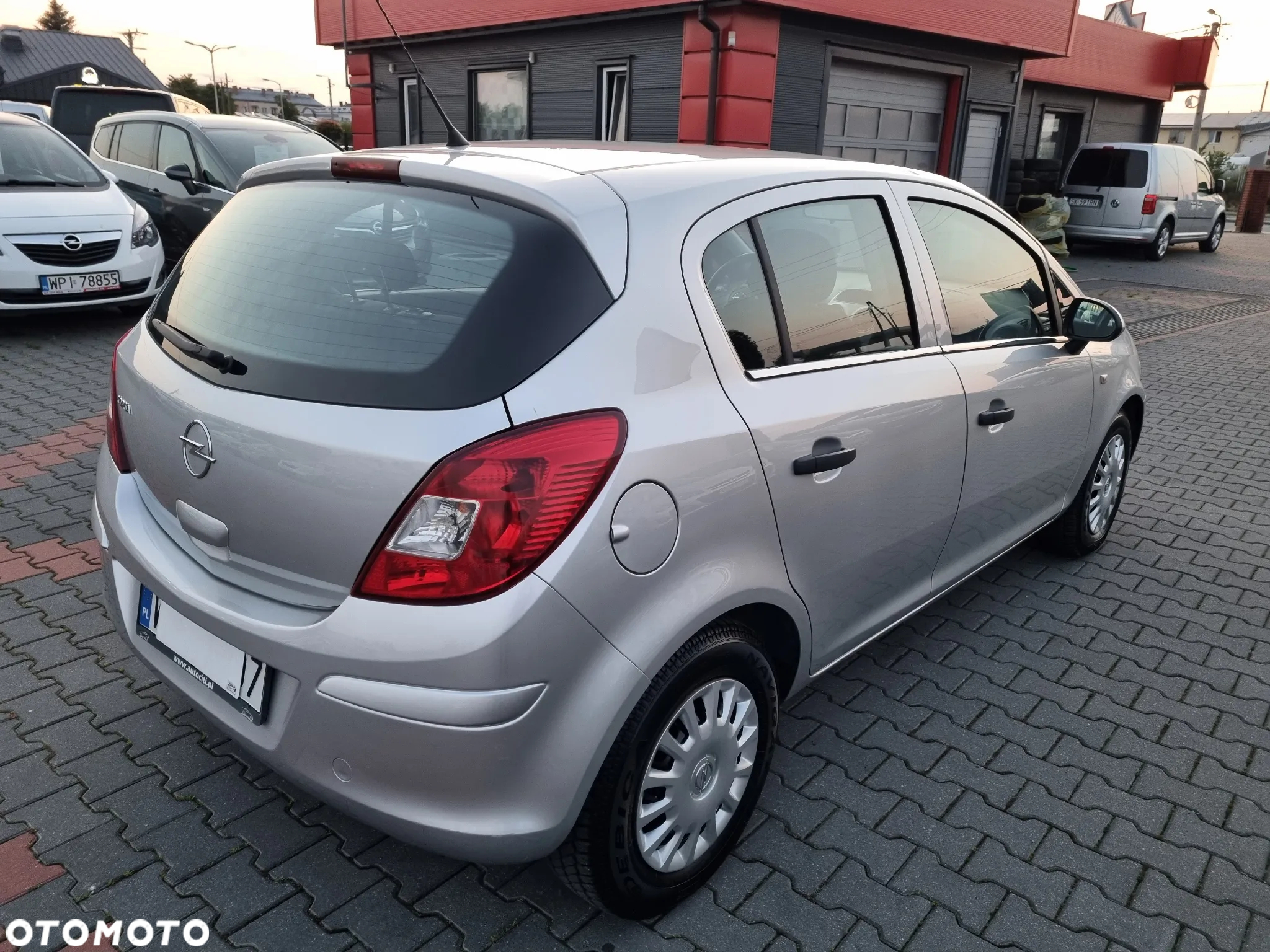 Opel Corsa 1.2 16V Enjoy - 8