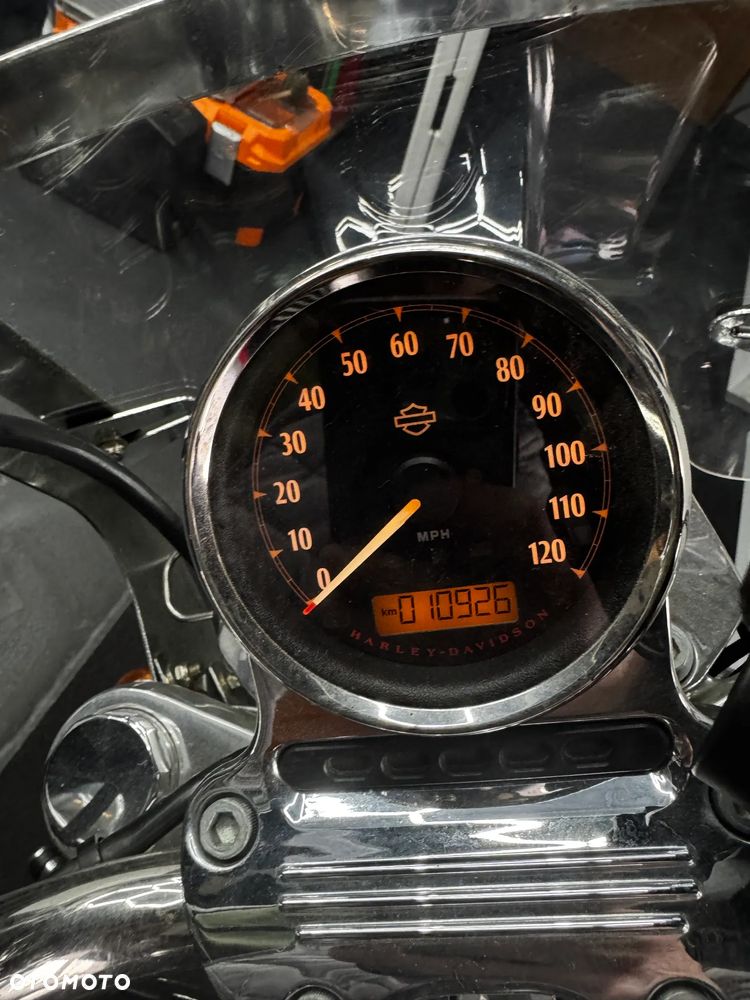 Harley-Davidson Sportster Custom 1200C - 6