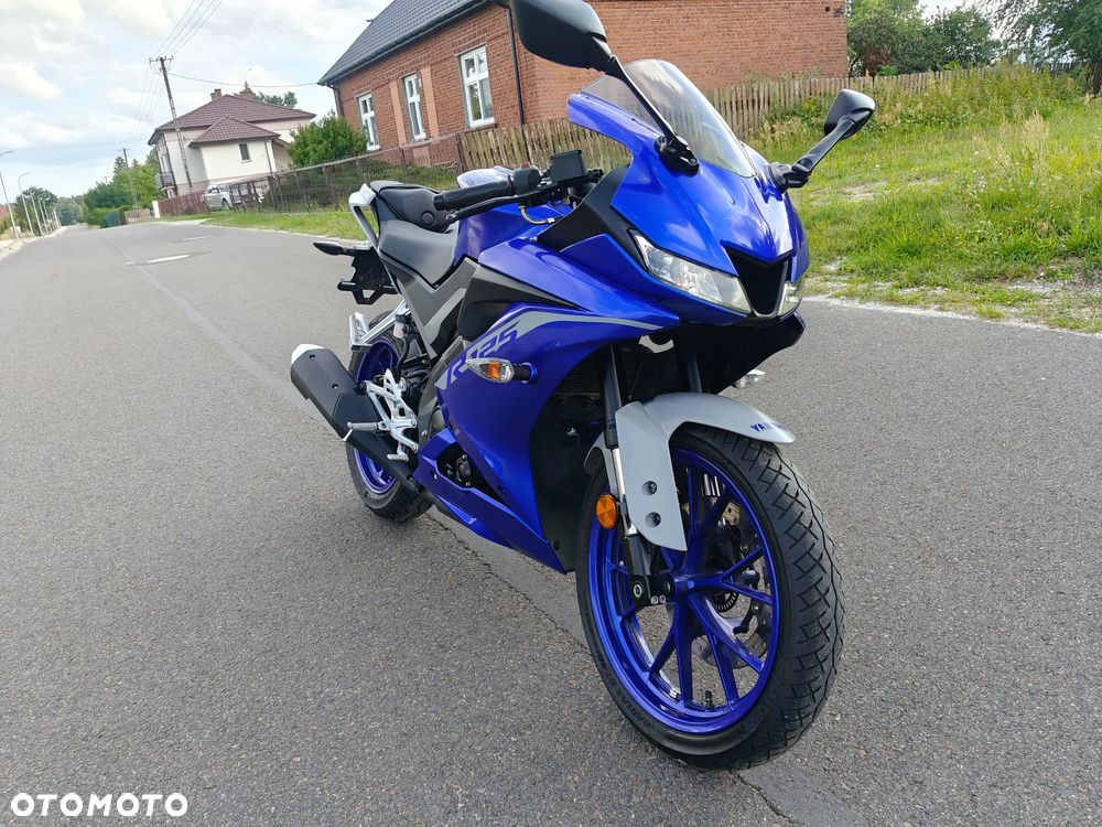 Yamaha YZF - 8