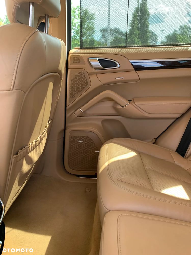 Porsche Cayenne - 10