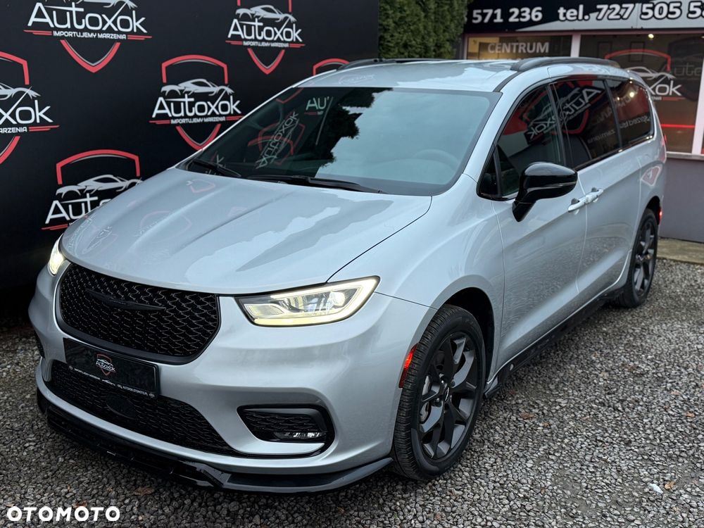 Chrysler Pacifica - 11