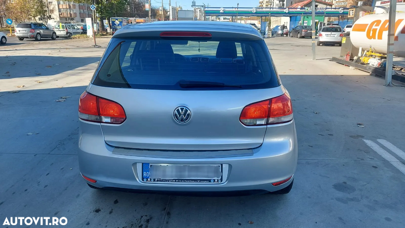 Volkswagen Golf - 6