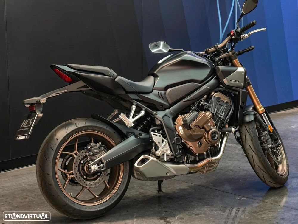 Honda CB - 12