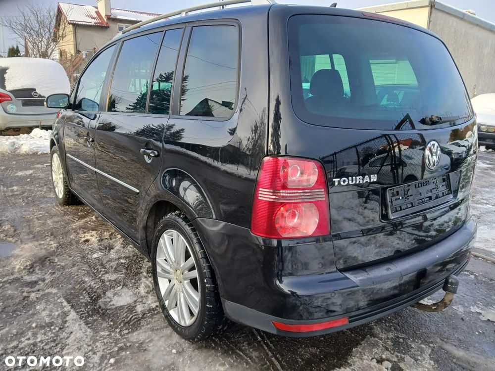 Volkswagen Touran - 8