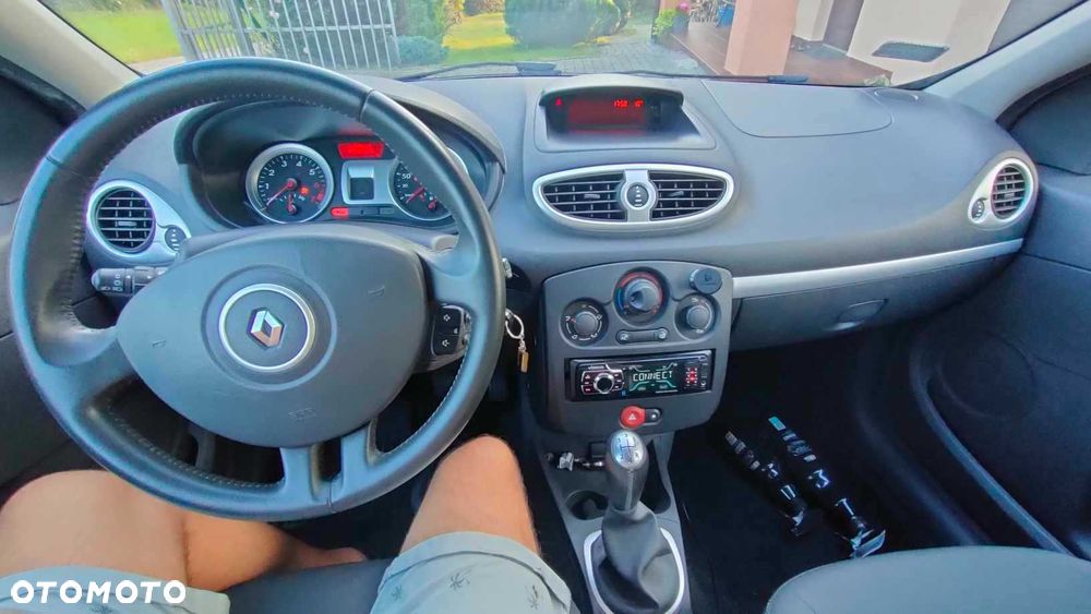 Renault Clio - 2