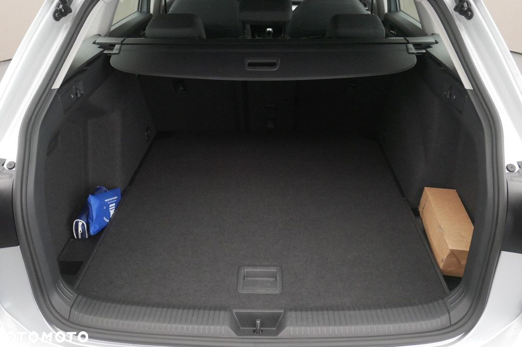 Volkswagen Golf VIII 2.0 TDI Life - 16