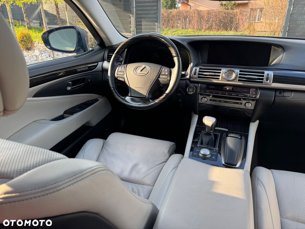 Lexus LS 460 Elite - 27