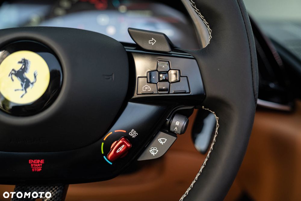 Ferrari Roma Spider - 26