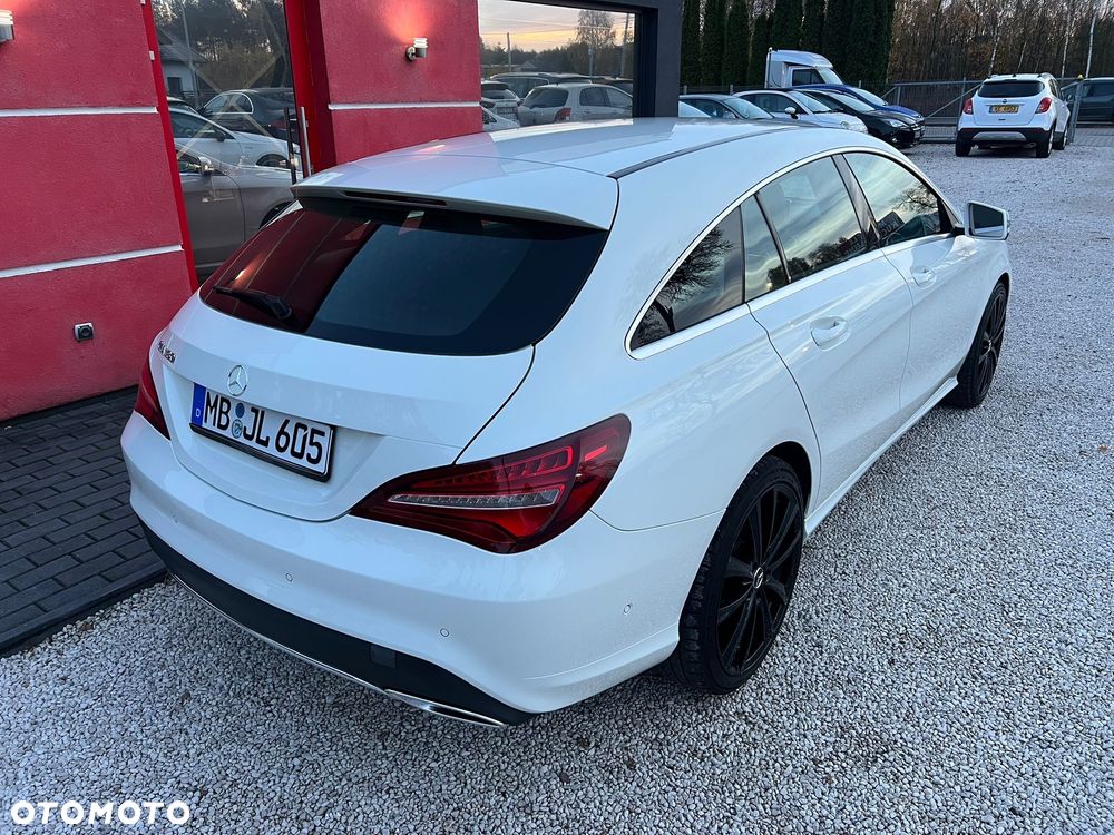 Mercedes-Benz CLA Shooting Brake 180 7G-DCT Urban - 2