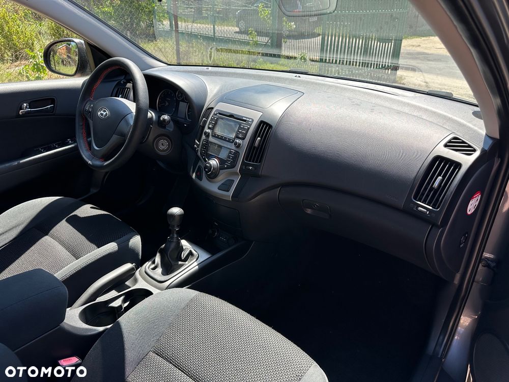 Hyundai i30 1.6 Premium - 14