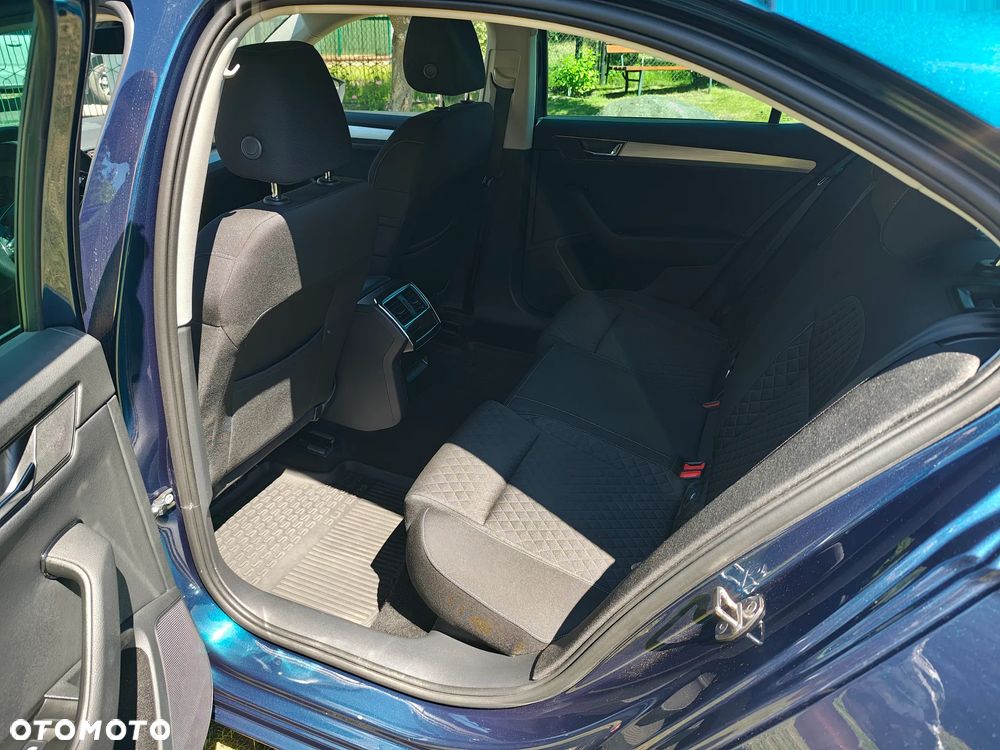 Skoda Superb 2.0 TSI Ambition DSG - 7