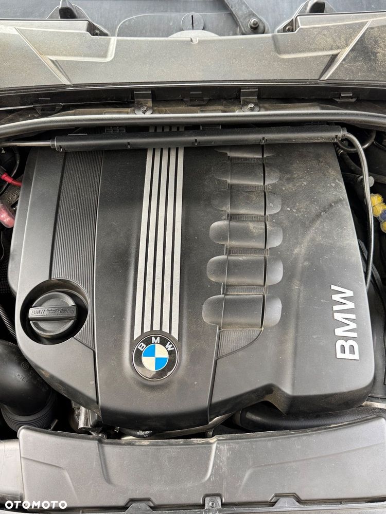 BMW Seria 3 330d xDrive - 31