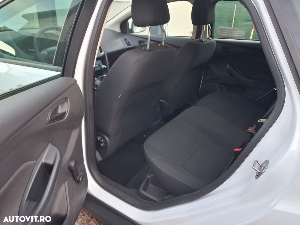 Ford Focus 1.5 TDCi DPF Start-Stopp-System Ambiente - 9