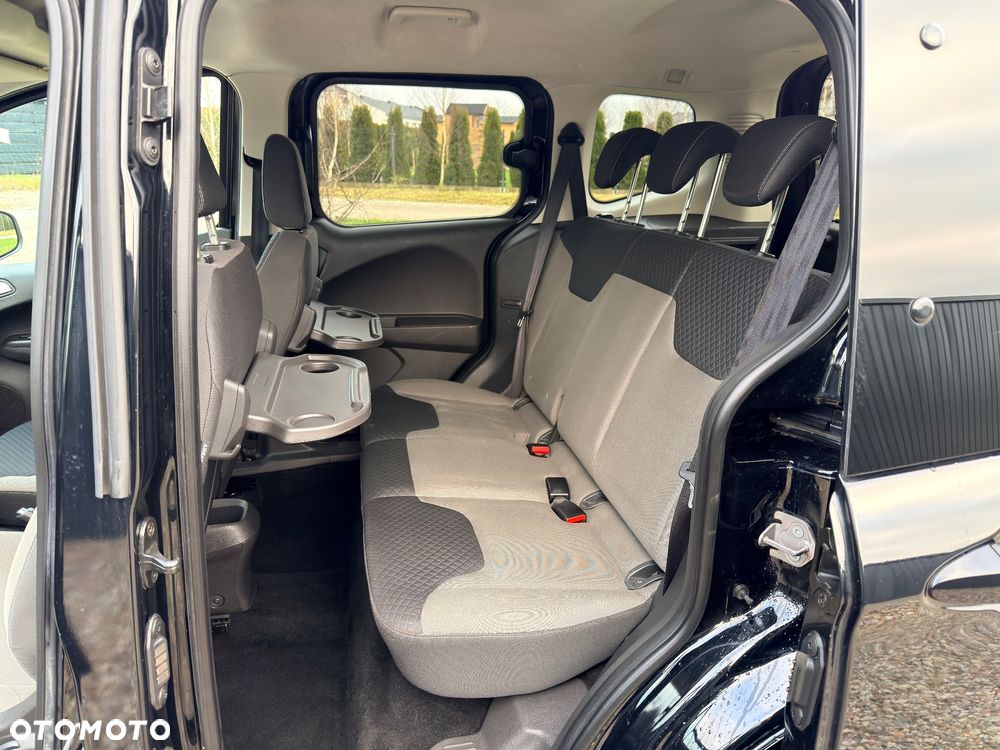 Ford Tourneo Courier 1.0 EcoBoost Titanium - 22