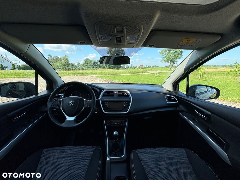 Suzuki SX4 1.6 Comfort Plus - 16