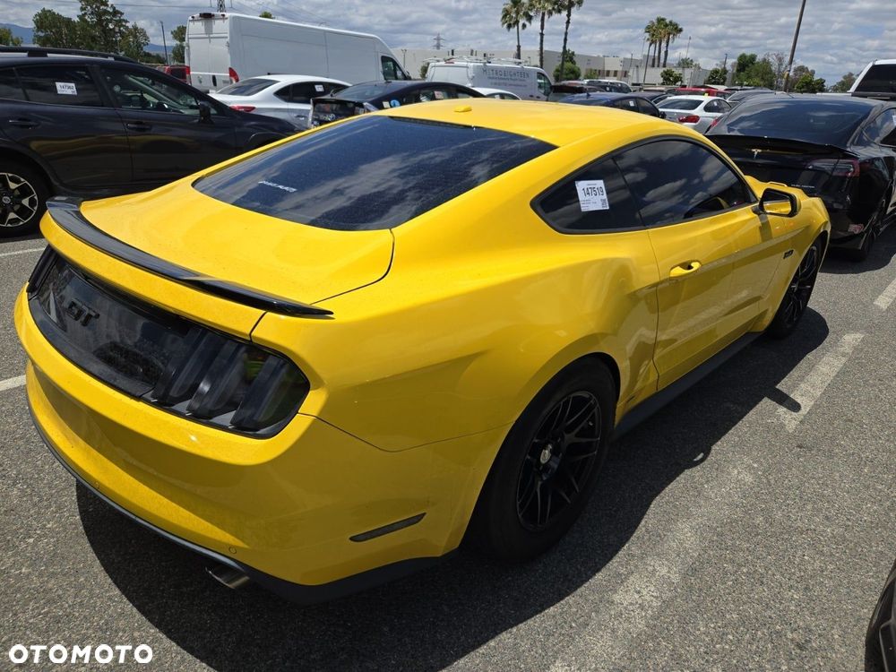 Ford Mustang 5.0 V8 GT - 5