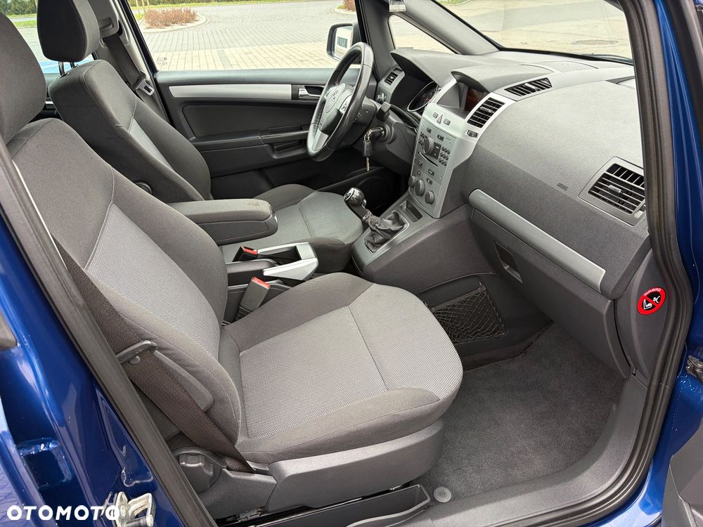 Opel Zafira 1.6 ecoFLEX Family - 26