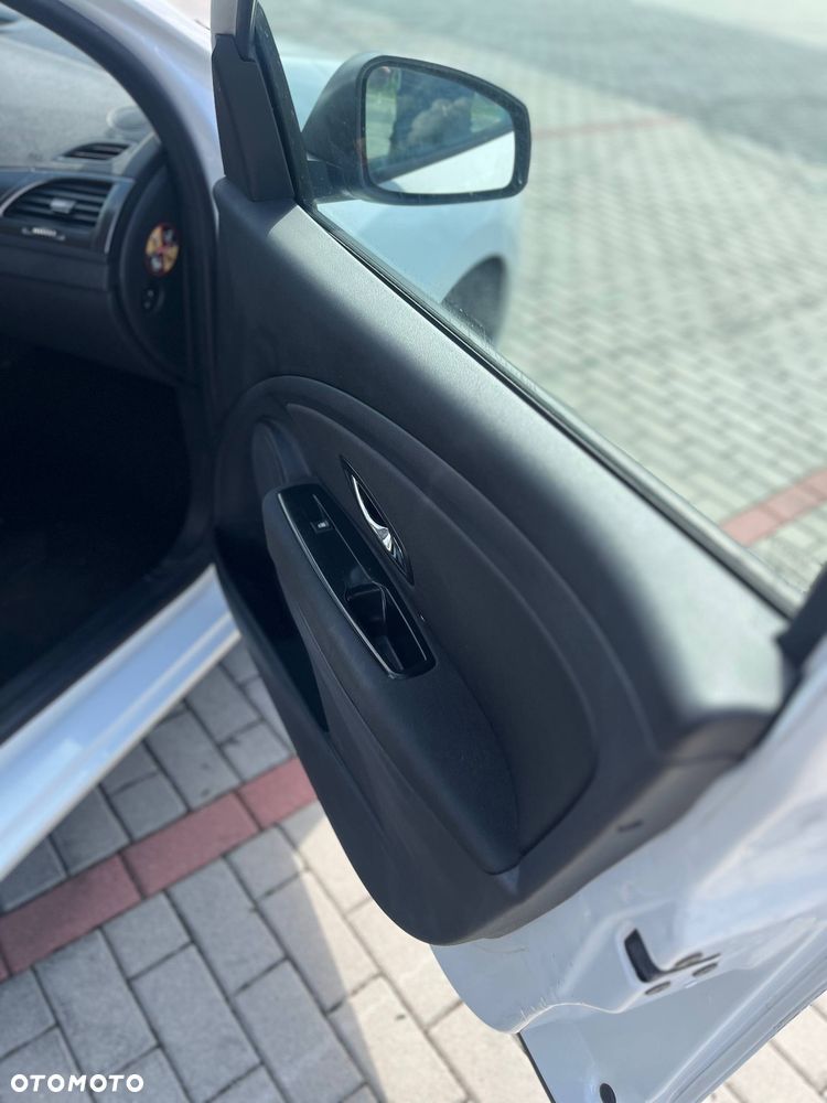 Renault Megane dCi 95 FAP Paris - 4