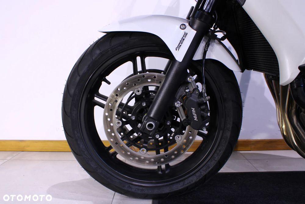 Honda CBF - 24