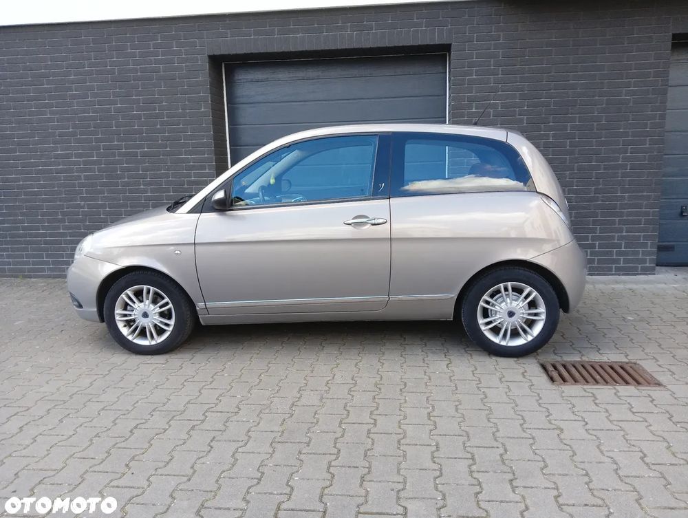 Lancia Ypsilon 1.4 8V Platino (4 os.) - 5