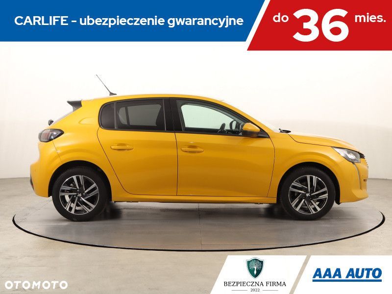Peugeot 208 - 8