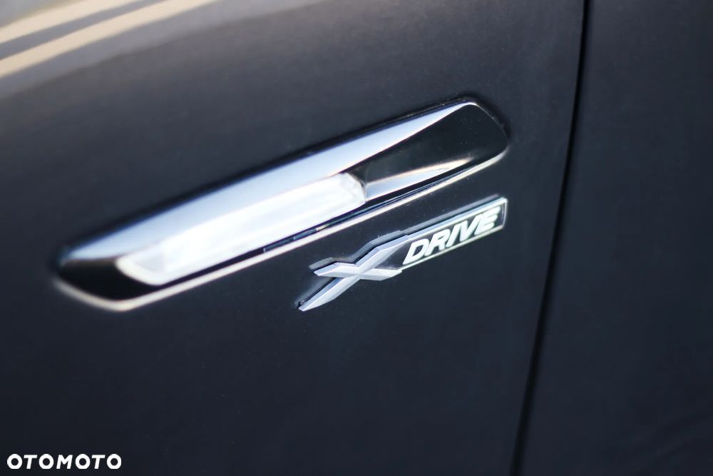 BMW Seria 5 528i xDrive - 11