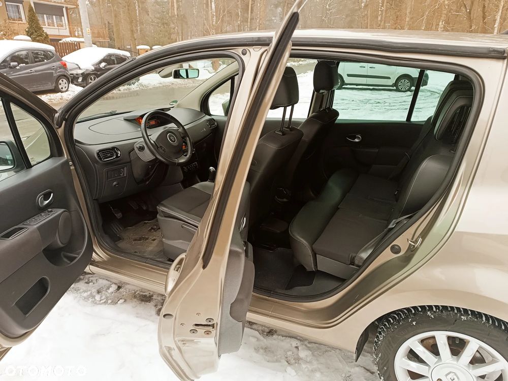 Renault Modus Grand 1.2 16V Night and Day - 16