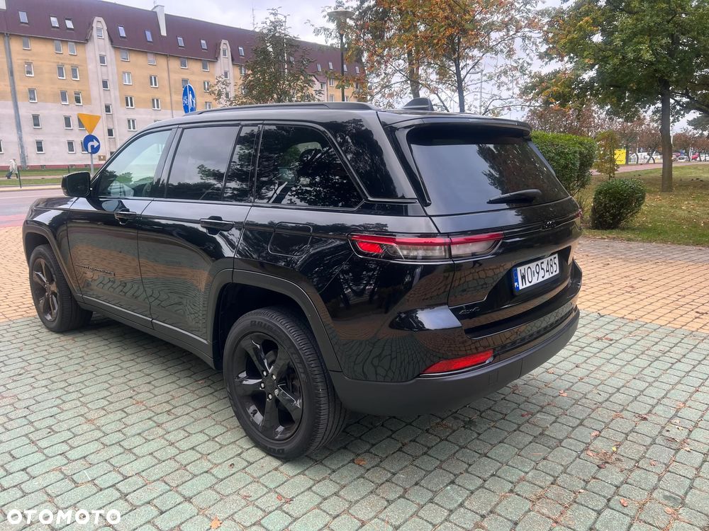 Jeep Grand Cherokee - 12