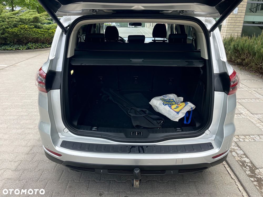 Ford S-Max - 11