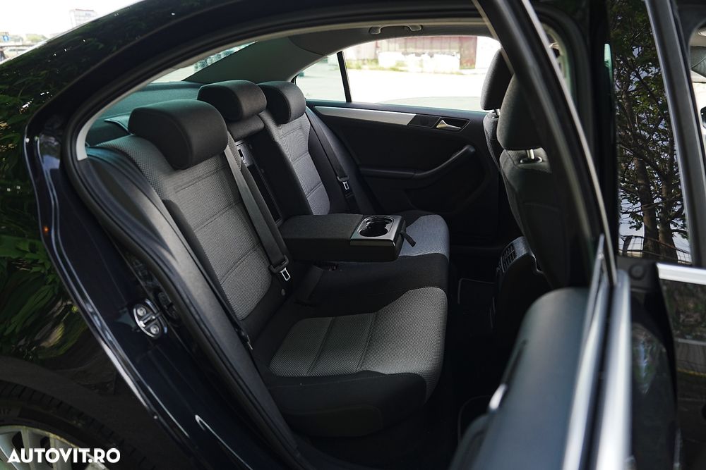 Volkswagen Jetta 1.4 DSG Comfortline - 12