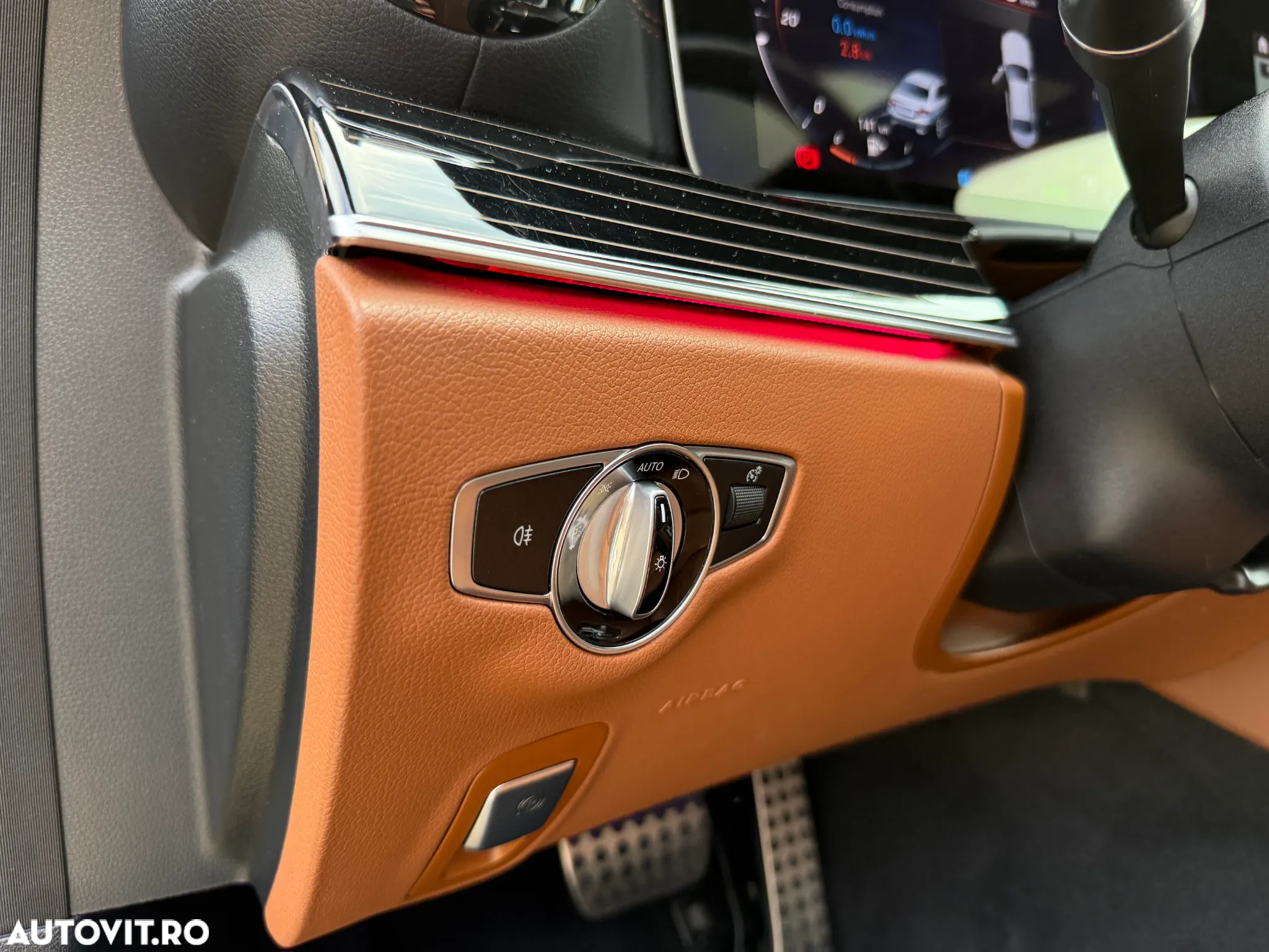 Mercedes-Benz E 300 T 9G-TRONIC AMG Line - 16