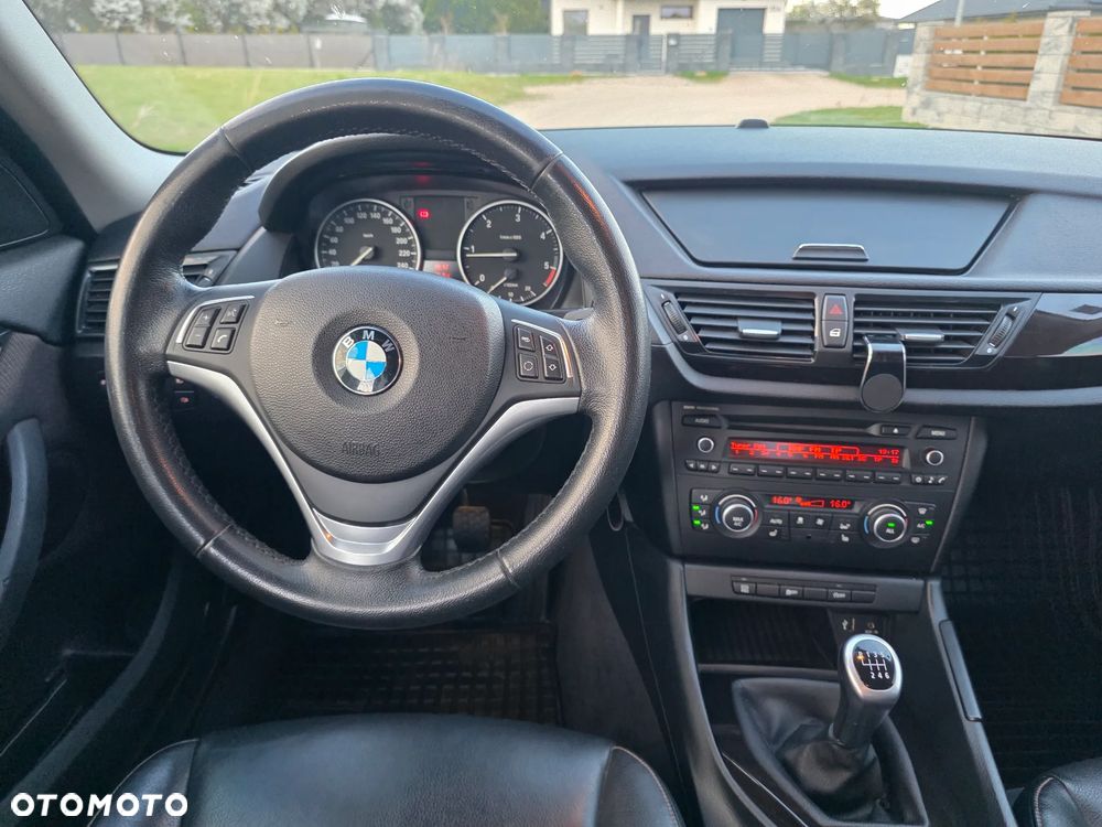 BMW X1 sDrive16d Sport Line - 23