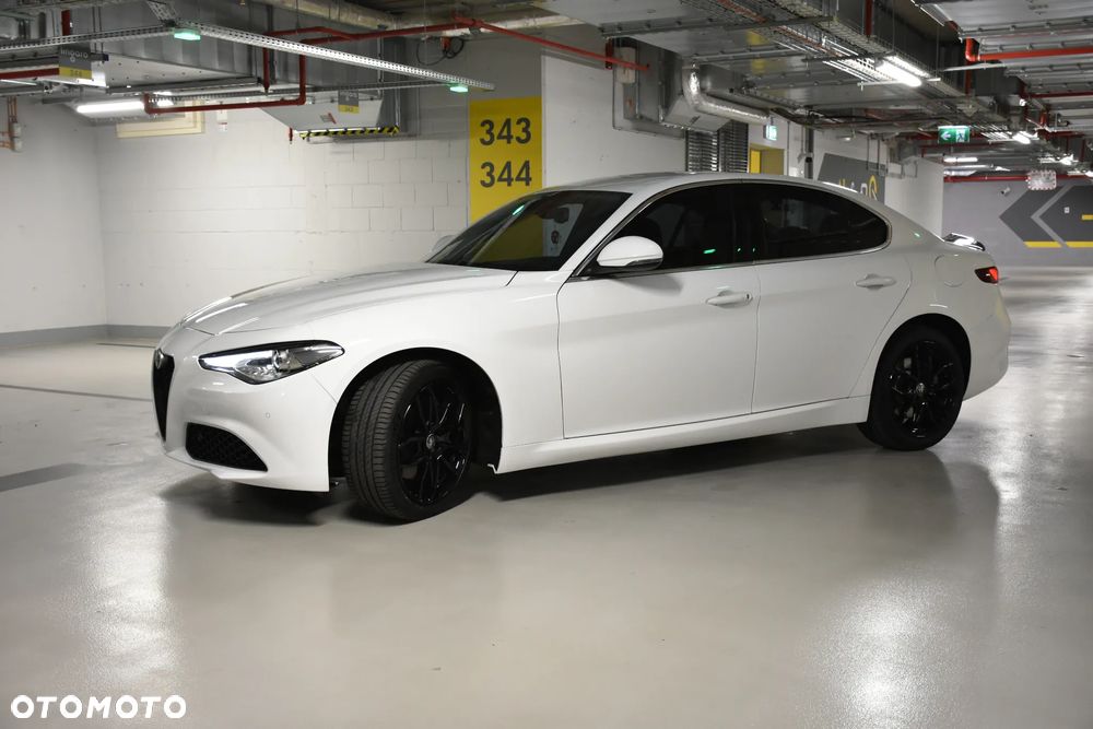 Alfa Romeo Giulia - 7