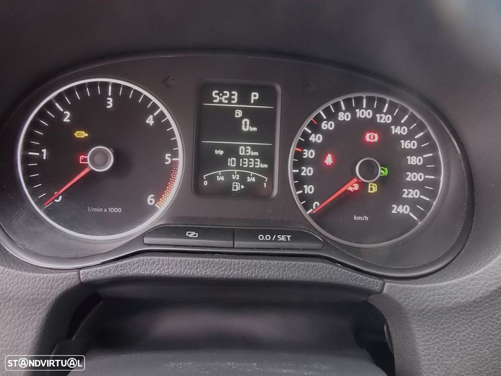 VW Polo 1.6 TDI Trendline DSG - 24