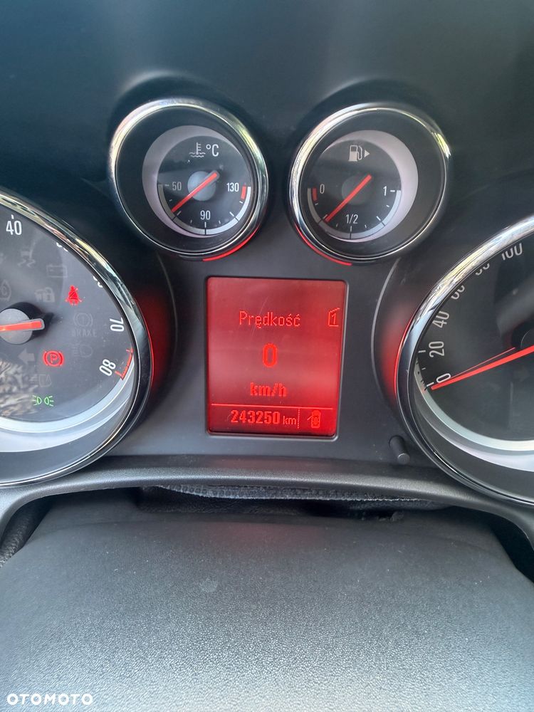 Opel Astra 1.4 T Cosmo - 11