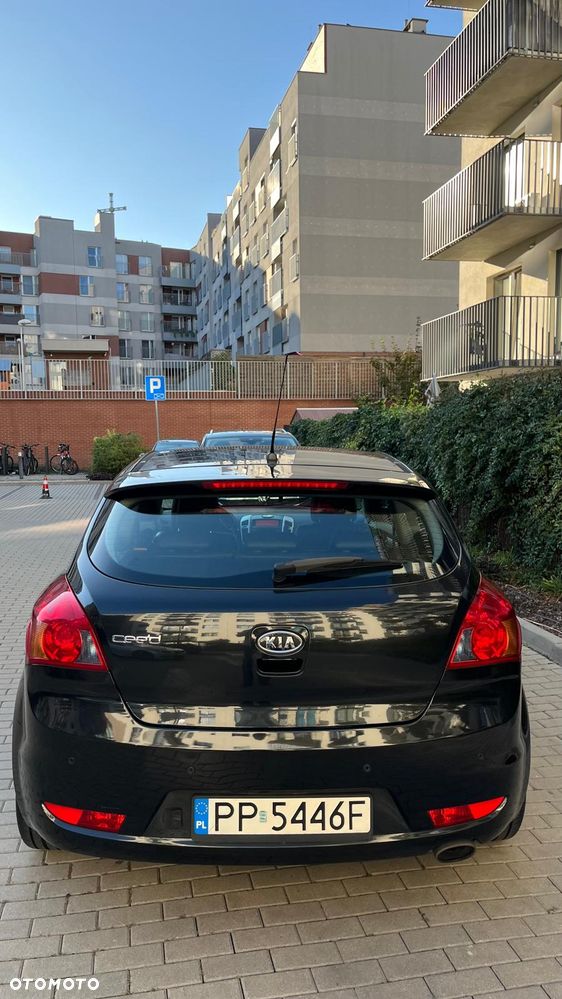 Kia Ceed 2009 photo 4