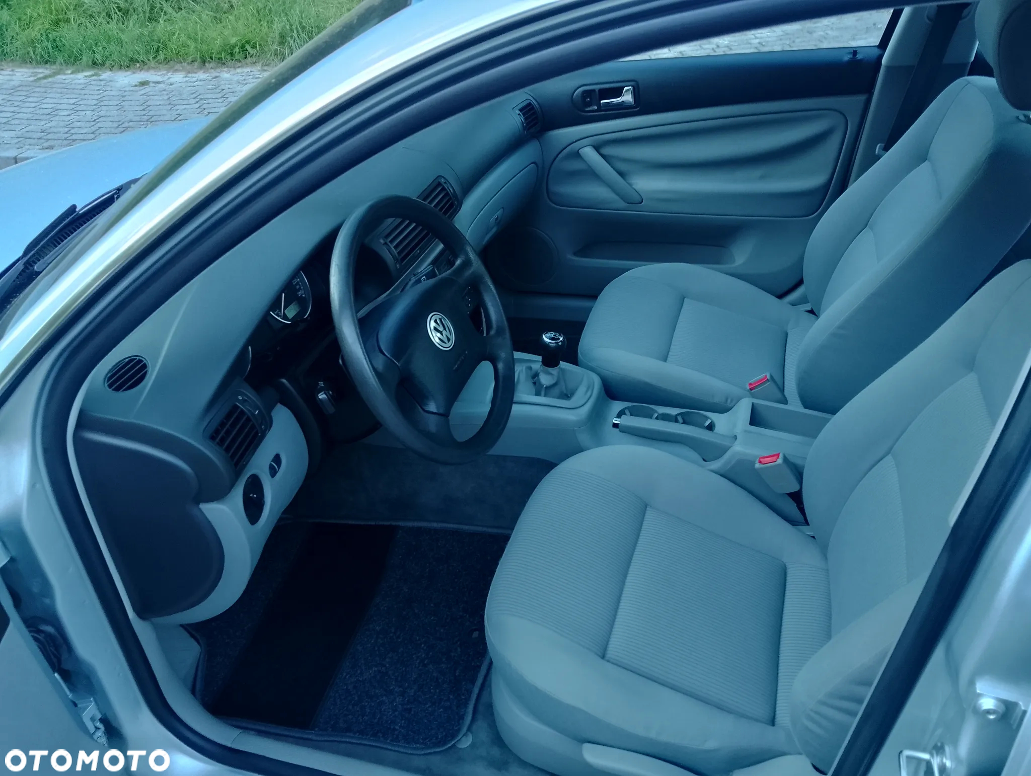 Volkswagen Passat 1.6 Basis - 14