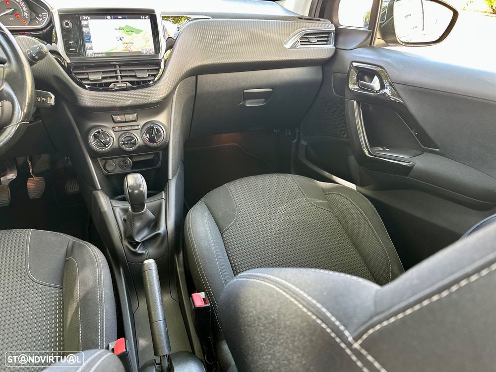 Peugeot 208 1.2 VTi Allure - 27