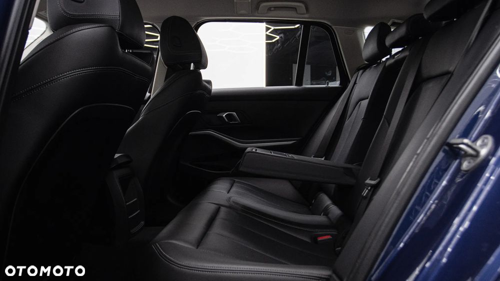 BMW Seria 3 320e Advantage sport - 16