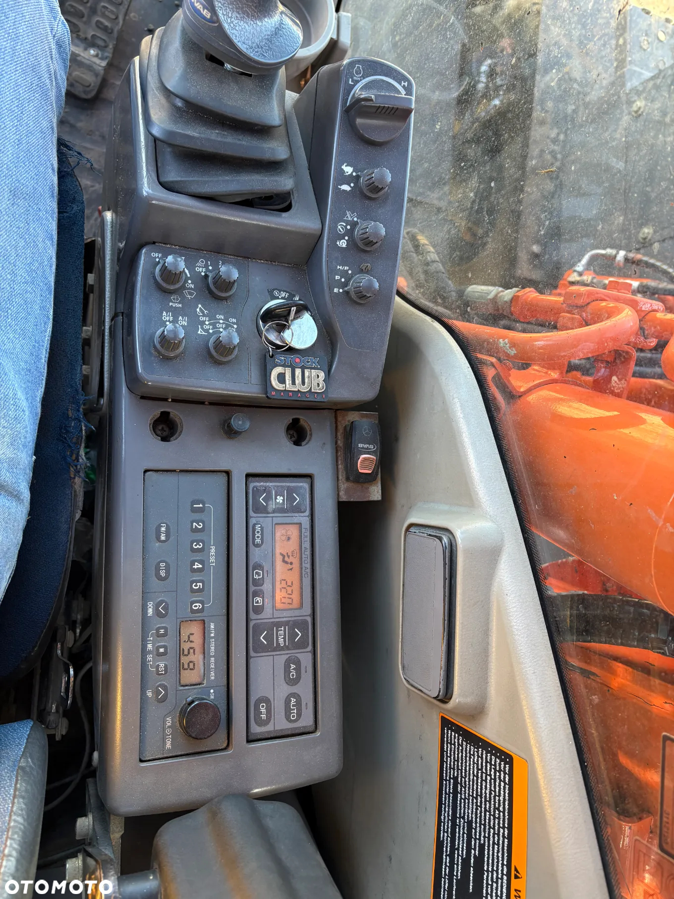 Hitachi ZX 140W-3 - 10
